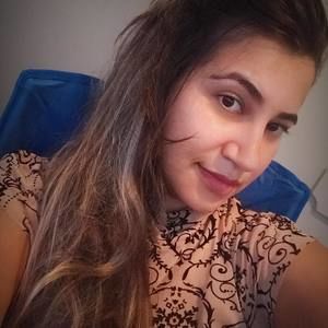 Meet your Posher, Flávia laura